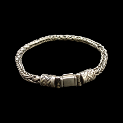 Pulsera trenzada gruesa