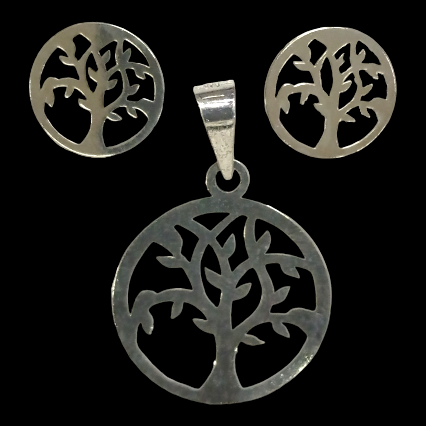 Juego de aretes con dije de árbol de la vida