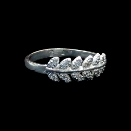 Anillo de laurel con zirconias